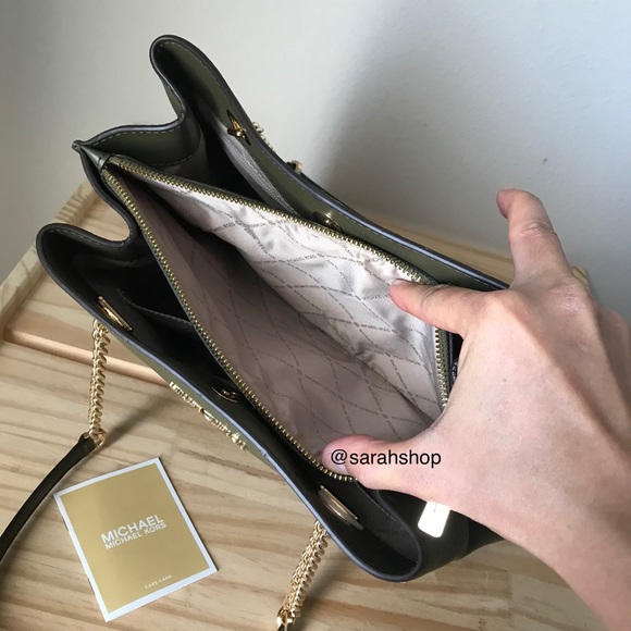 🌼Michael Kors Purse - Picture 10 of 11